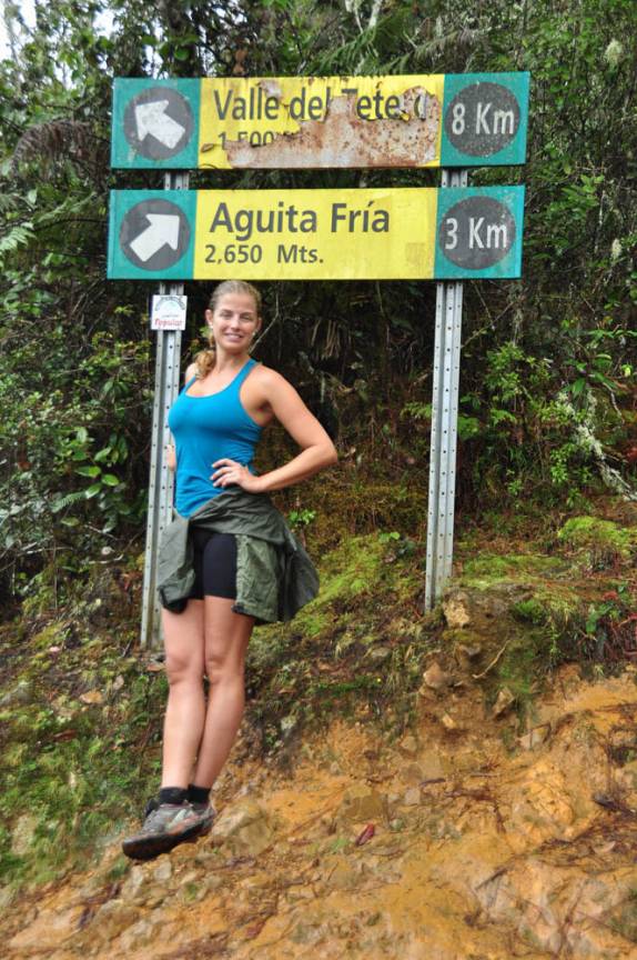 Encruzilhada na trilha do Pico Duarte, na  República Dominicana